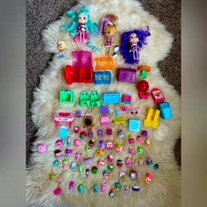 Lot of Shopkins Toys